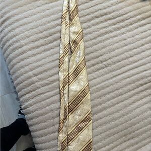 Elegant Cream and Brown Paisley Tie